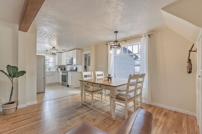 Building Photo - Charming Hillsboro Bungalow with RV Parking & Modern Upgrades!