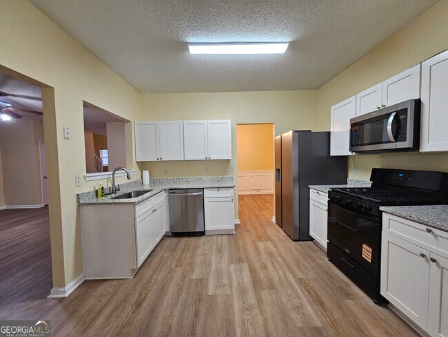 Building Photo - 206 Southwind Ln