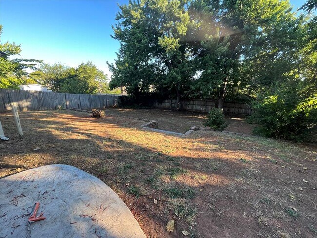 Building Photo - 1313 Brookhaven Dr