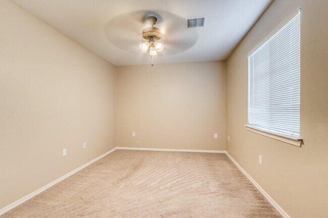 Building Photo - 13163 Kestrel Ave
