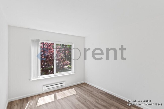 Building Photo - 866 Catkin Ct