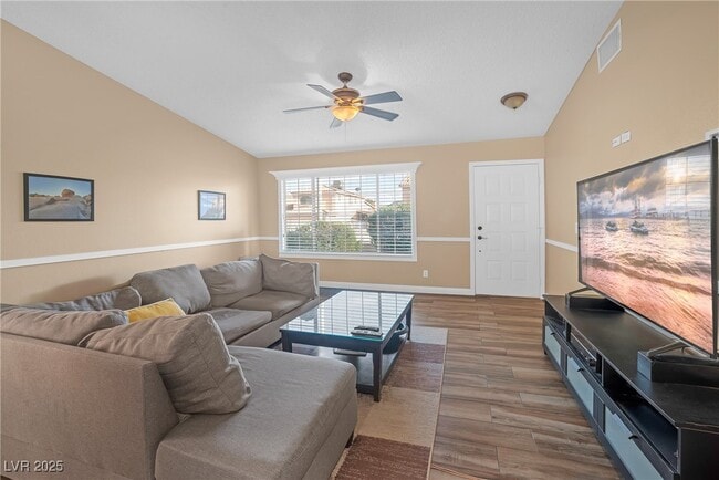 Building Photo - 933 Derringer Ln