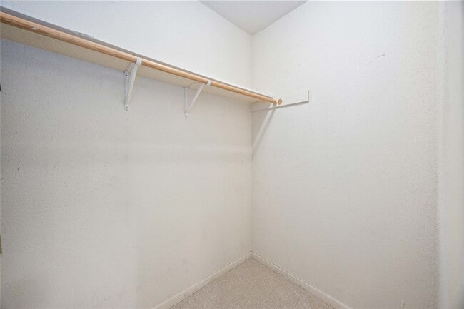 Building Photo - 2331 Ridgemont Dr