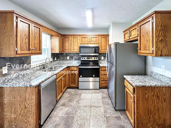 Building Photo - 405 Pleasant Run Rd