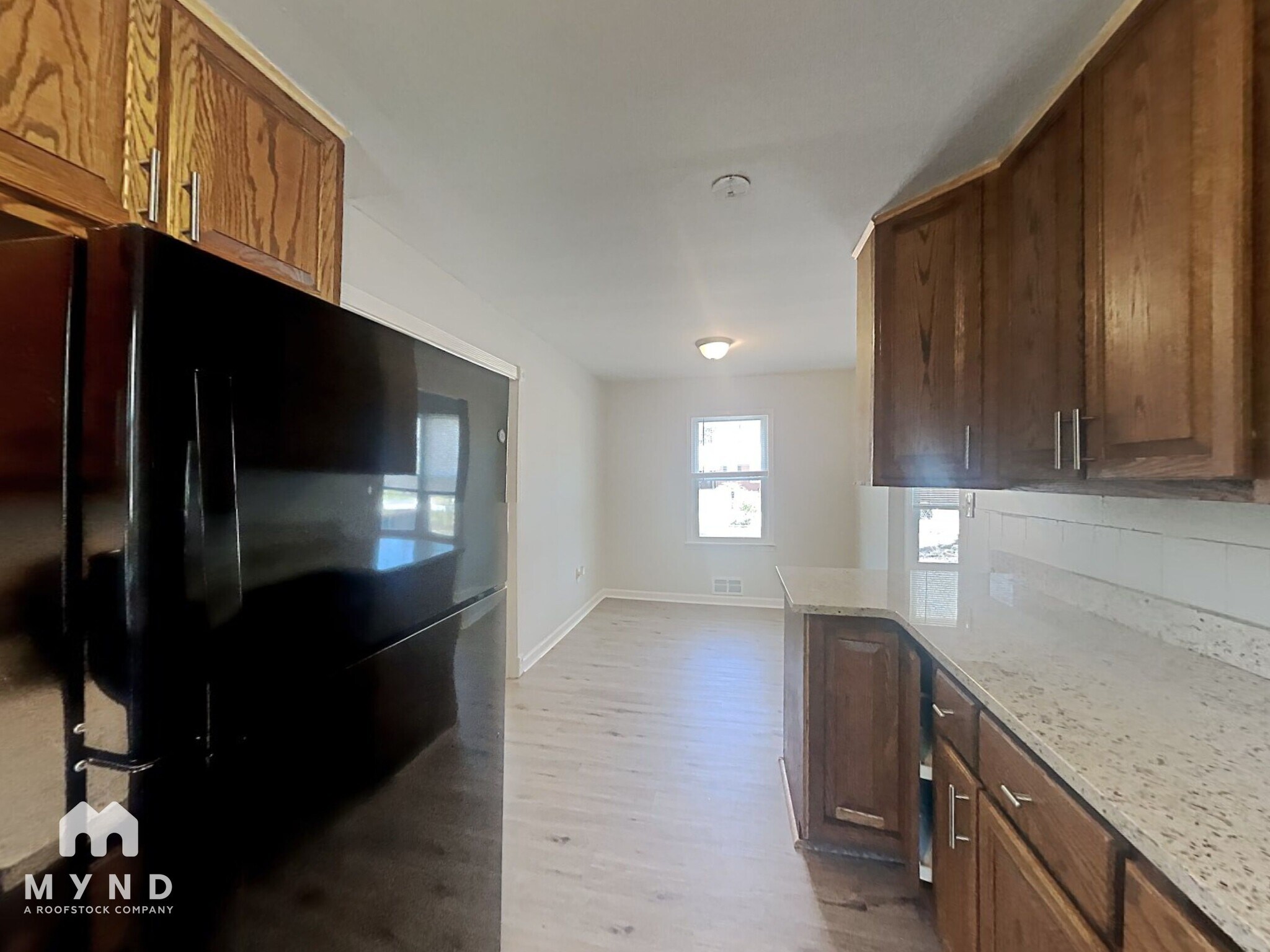 Building Photo - 6345 Oakview Ln