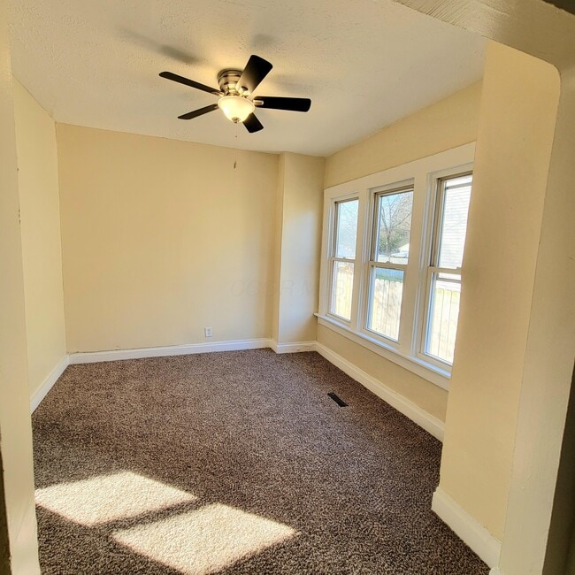 Building Photo - 221 S Highland Ave