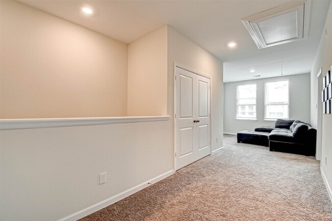 Building Photo - 617 Aspen Falls Ct
