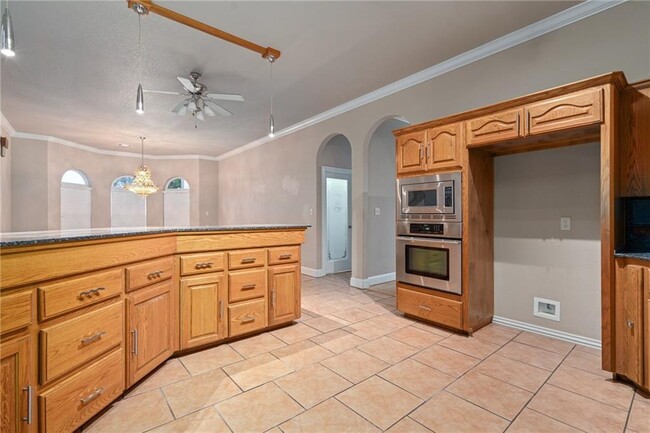 Building Photo - 6500 Riley Park Dr