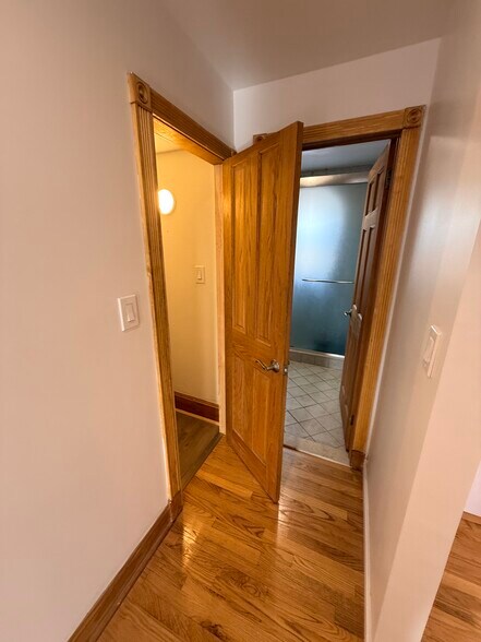 Building Photo - 2068 33rd St