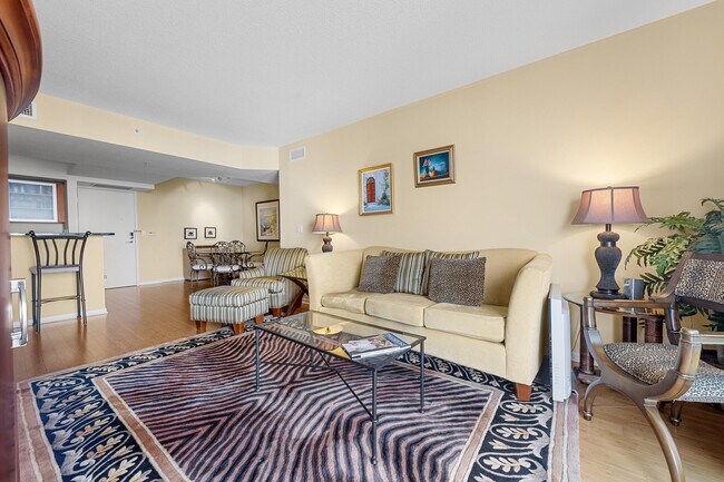 Building Photo - 1551 N Flagler Dr