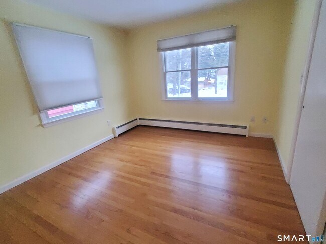 Building Photo - 42 County St