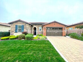 Building Photo - AVAILABLE AUGUST - Spacious Nipomo Home - 2 Bed + spacious den / 2 Bath