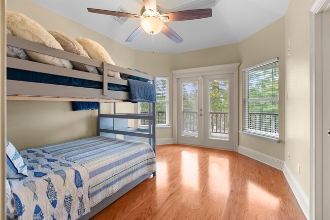 Building Photo - 5004 Cypress Lake Dr