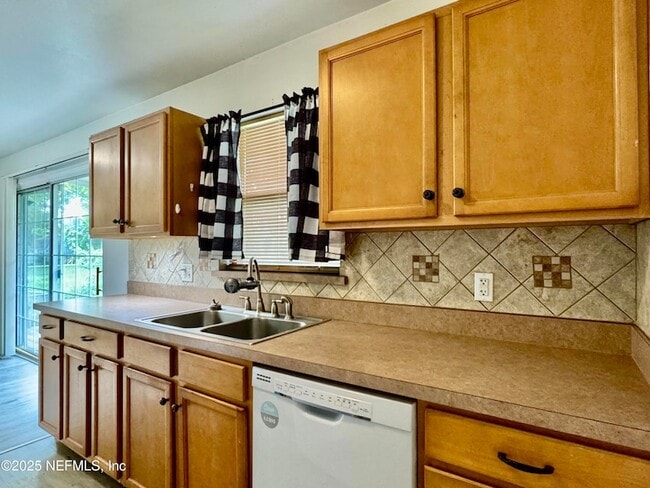 Building Photo - 10857 Dulawan Dr