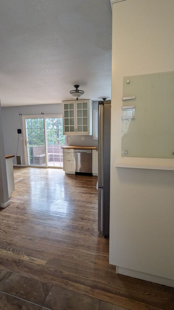 Building Photo - BEAUTIFUL 5 BED/3 BATH RANCHER WITH FINISH...