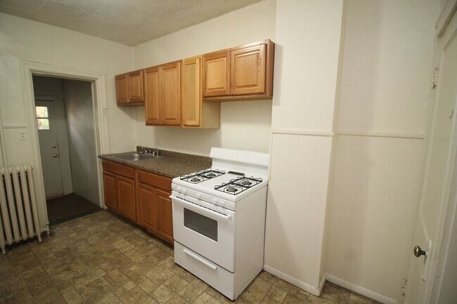 Building Photo - 3206 Guilford Ave