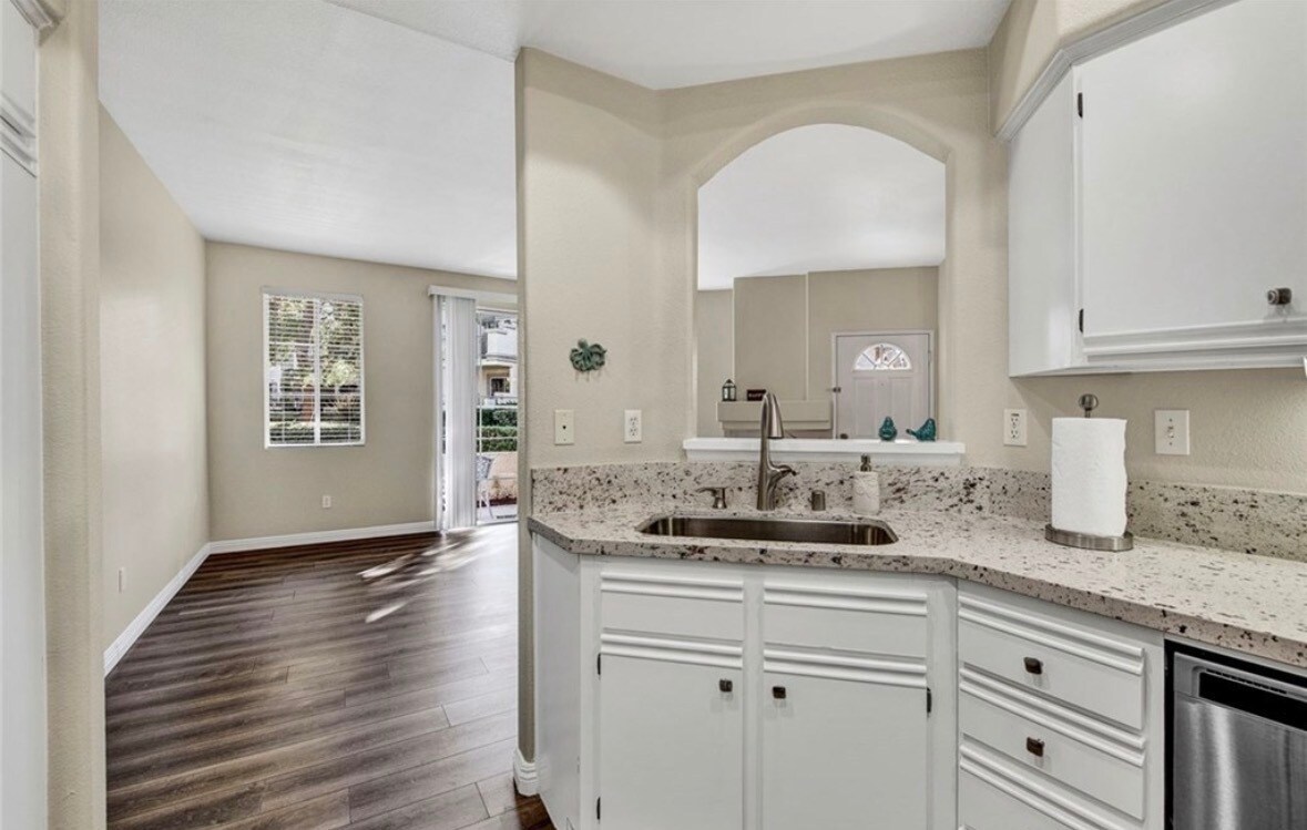 Building Photo - 8028 E Far Canyon Way