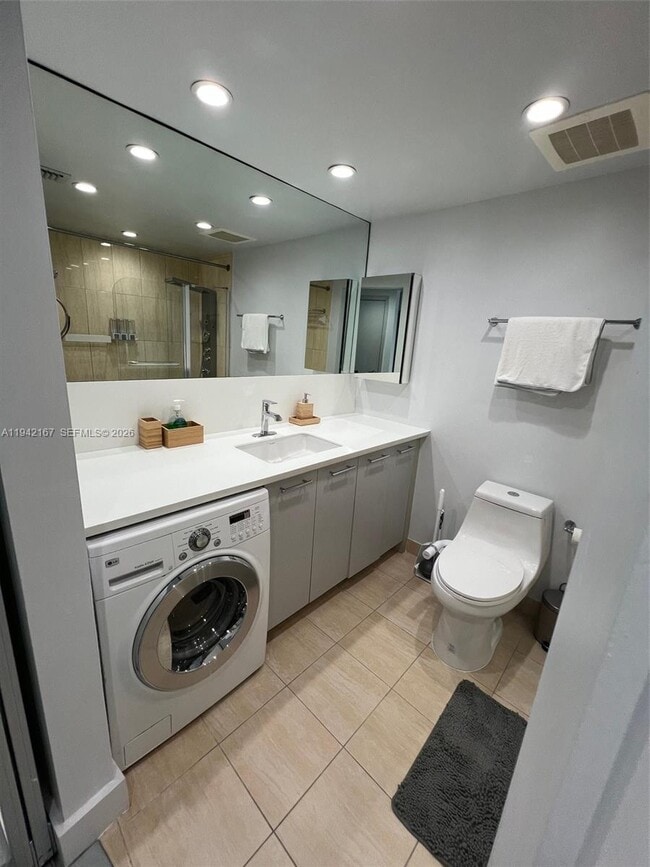 Building Photo - 1750 N Bayshore Dr