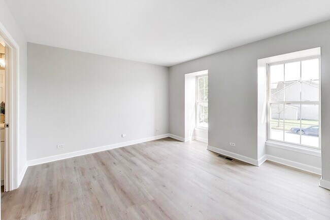 Building Photo - 2219 Rossiter Pkwy