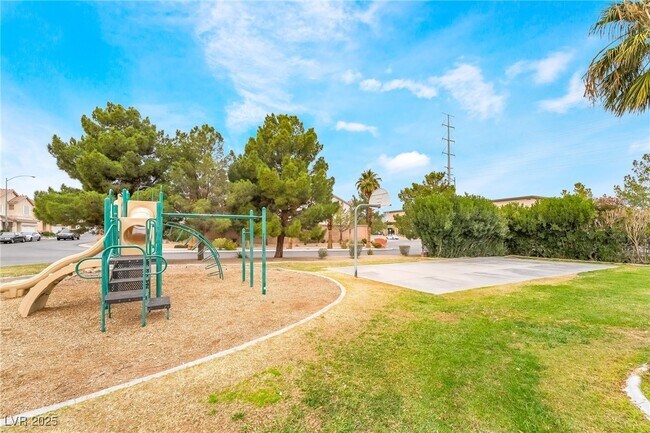 Building Photo - 7275 Phlox Rd