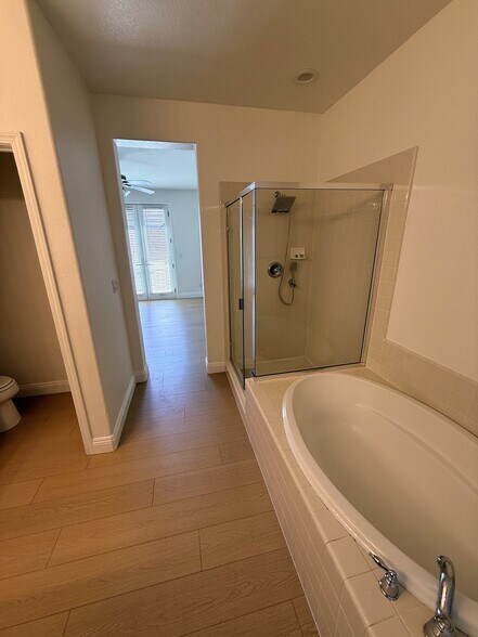 Building Photo - 5424 Knotty Pine Way