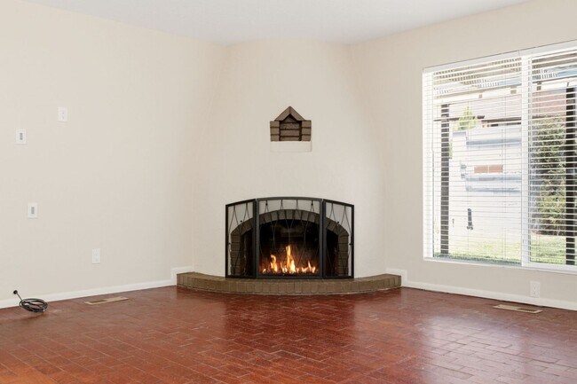 Building Photo - Exceptional Property in the NE Heights