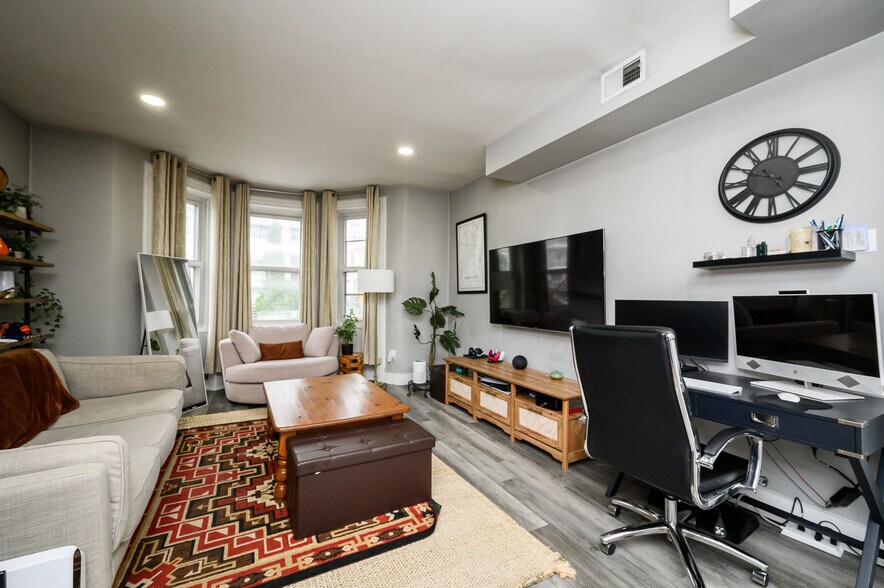 Building Photo - 569 Liberty Ave