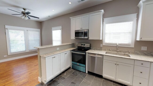 Building Photo - $1670 per Bedroom |4BR/2BA Rental in Fort ...