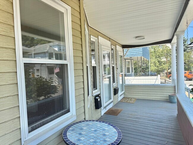 Building Photo - 39 Dunbar Ave