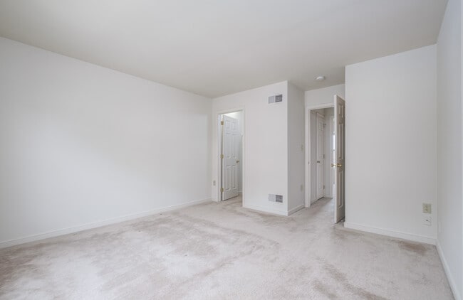 Building Photo - 107 Timber Dr