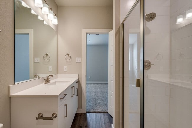Building Photo - AVAILABLE NOW! GORGEOUS 2 BEDROOM FOUR PLEX LOCATED IN MIDLOTHIAN ISD!