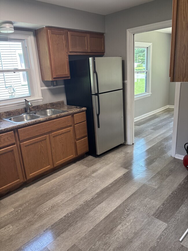 Building Photo - 460 Marechal Ln