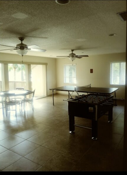 Building Photo - 137 Springwood Cir