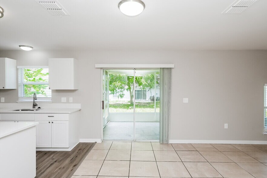 Building Photo - 12923 Tribute Dr