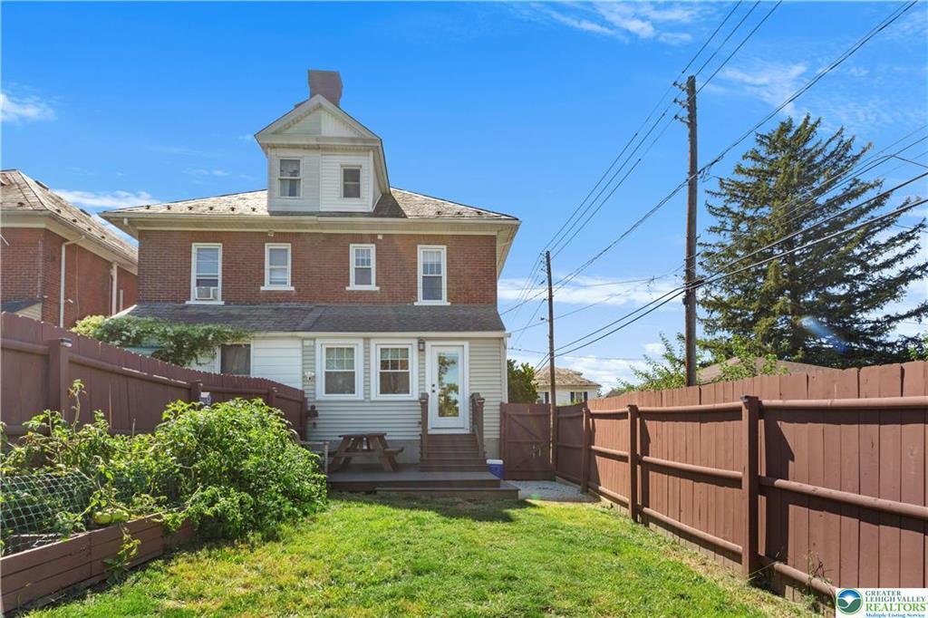 Building Photo - 413 Woodlawn Ave