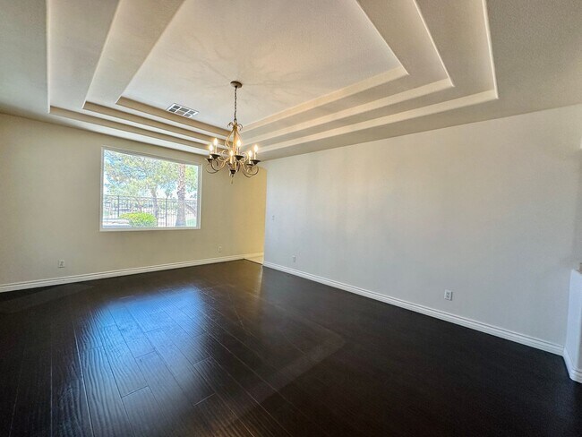 Building Photo - GORGEOUS 2 STORY HOME WITH A GRAND ENTRY &...