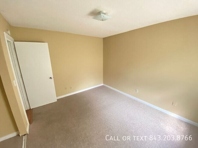 Building Photo - 106 Eaton Way