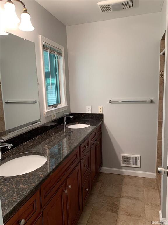 Building Photo - 4162 Cypress Dr