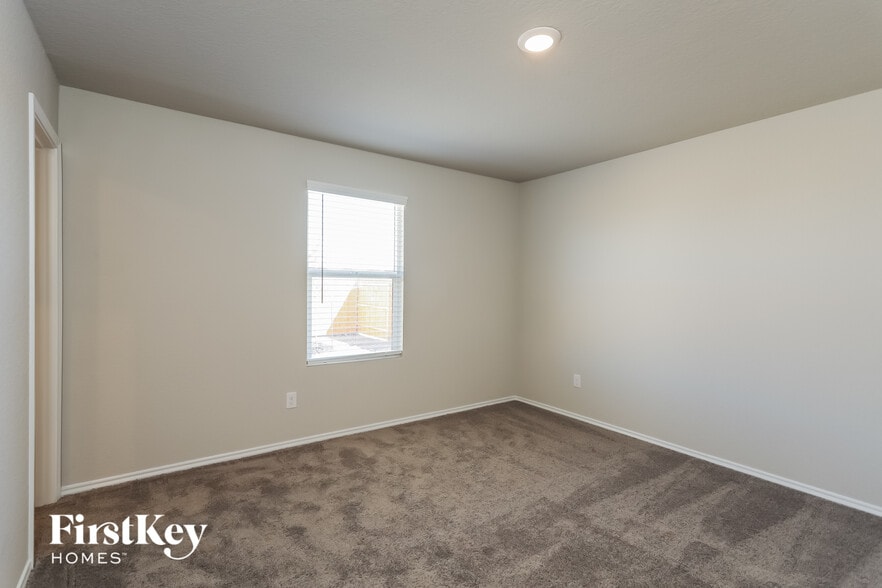 Building Photo - 10719 Prusiner Dr
