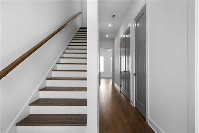 Building Photo - 2347 Hosea L Williams Dr SE