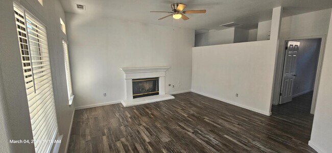 Building Photo - 1502 Goshen Ave