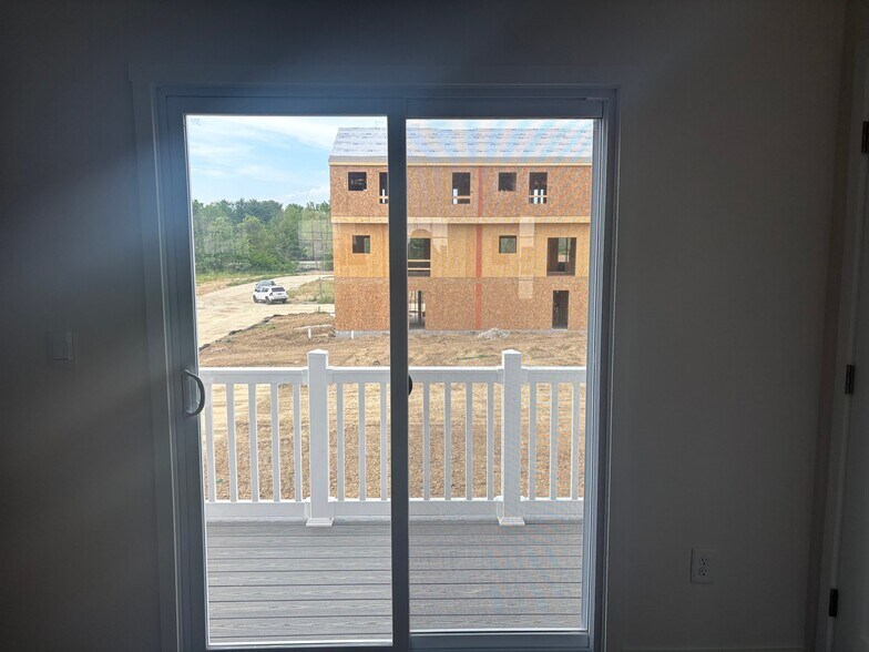 Building Photo - 130 Sitka Willow Dr