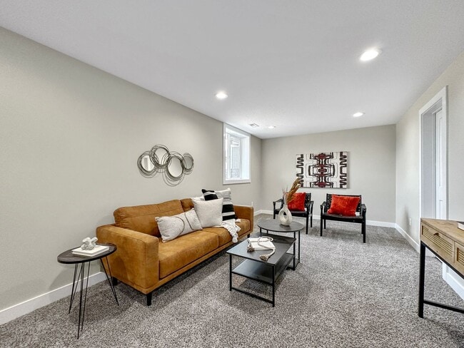 Building Photo - Luxury Newer Construction Townhome with Attached 2 Car Garage!