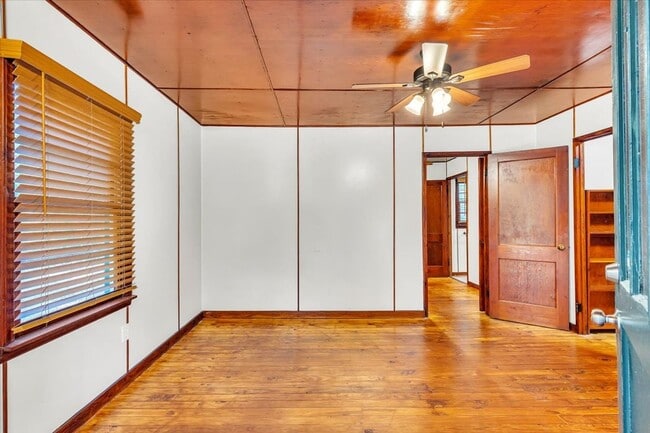 Building Photo - 1 bedroom off of Ferguson