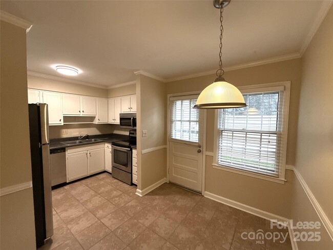 Building Photo - 3722 Park Rd