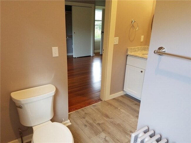 Building Photo - 49 Merton Rd