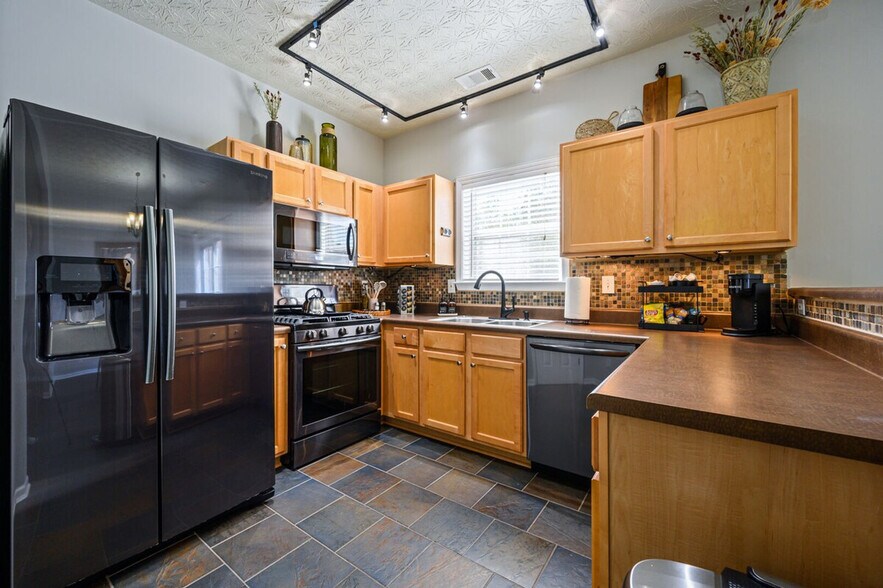 Building Photo - 1431 Bay Overlook Dr