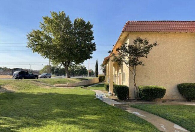 Building Photo - 43647 Stanridge Ave