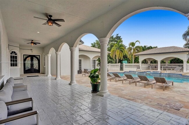 Building Photo - 13751 Pine Meadow Ct