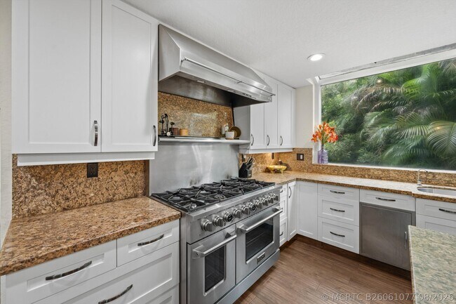 Building Photo - 92 Squire Dr